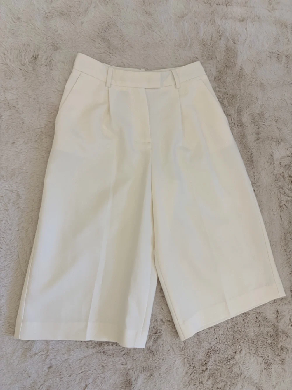 Zara Ivory High Rise Wide Leg Culotte Cropped Trousers XS Minimalist Clean Girl - Picture 2 of 9
